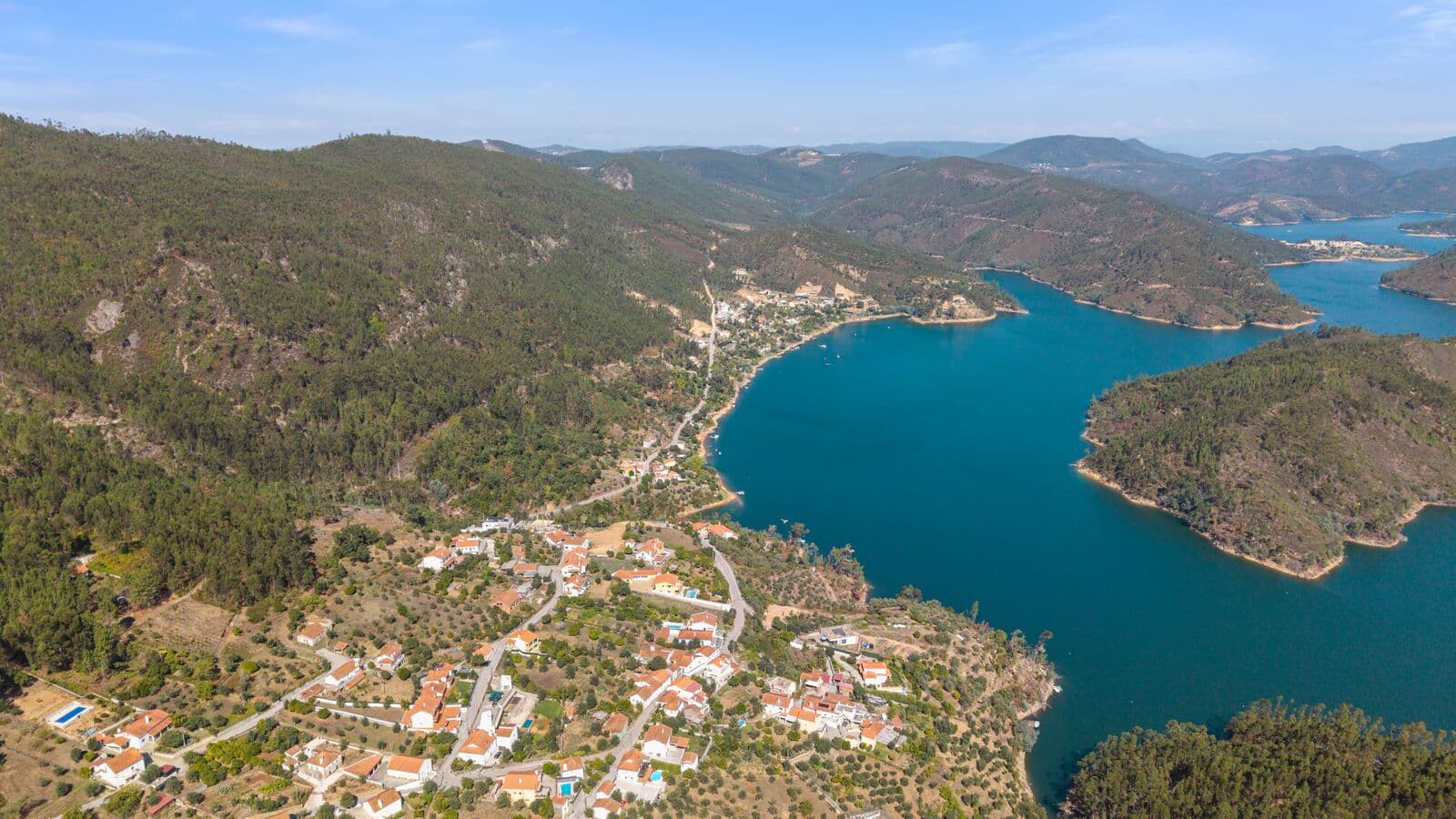 5 Bedroom Detached house with swimming pool, Ferreira do Zêzere - Image 9