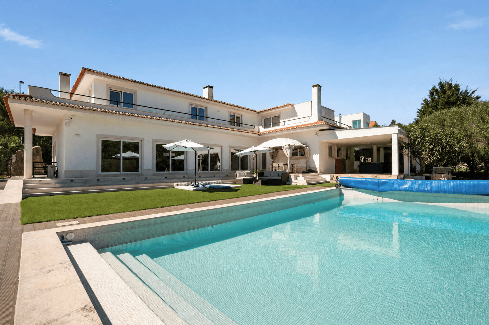 Moradia Isolada T8 com piscina, Belas Clube de Campo, Sintra - Imagem 1