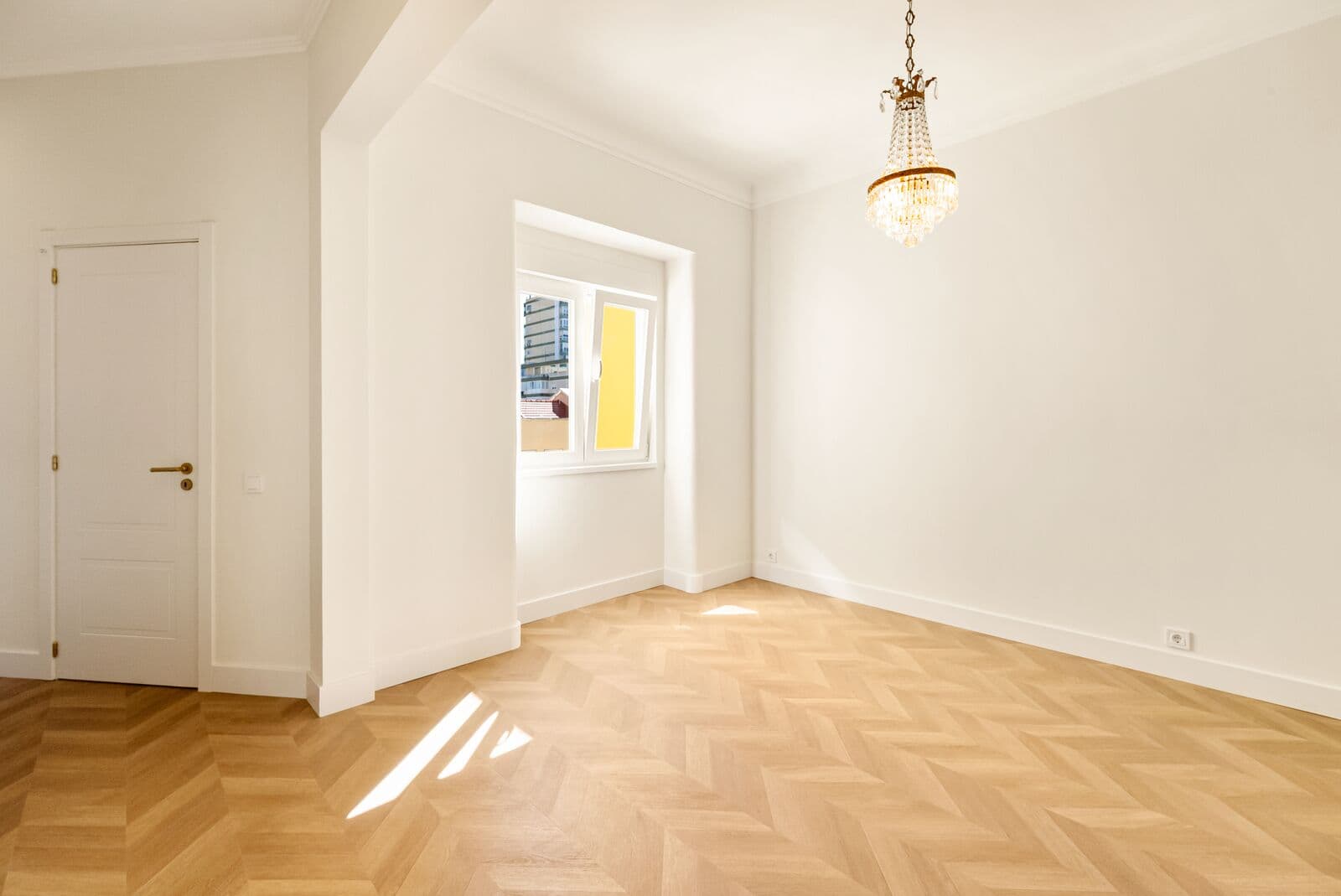 2 Bedroom Apartment renovated, Penha de França, Lisboa - Image 13