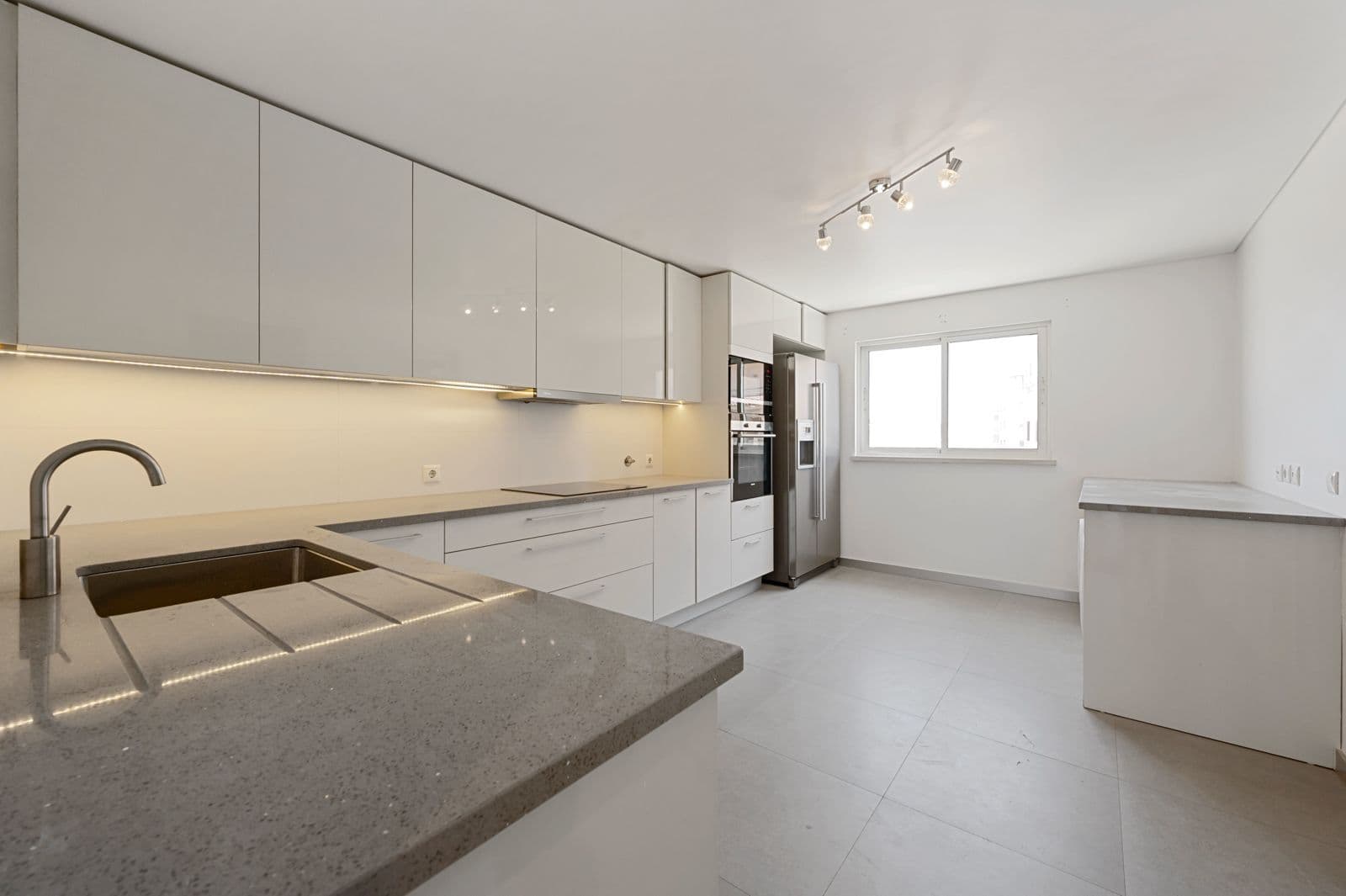 Apartamento T3 com jardim, Cascais - Imagem 10
