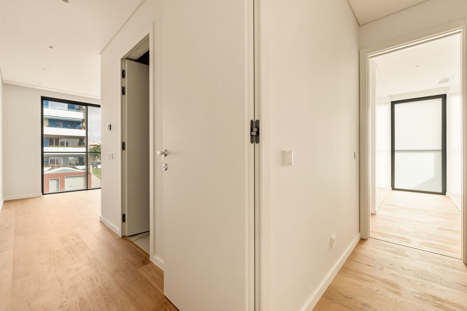 3 Bedroom Apartment with a view, Parque dos Poetas, Oeiras - Image 23