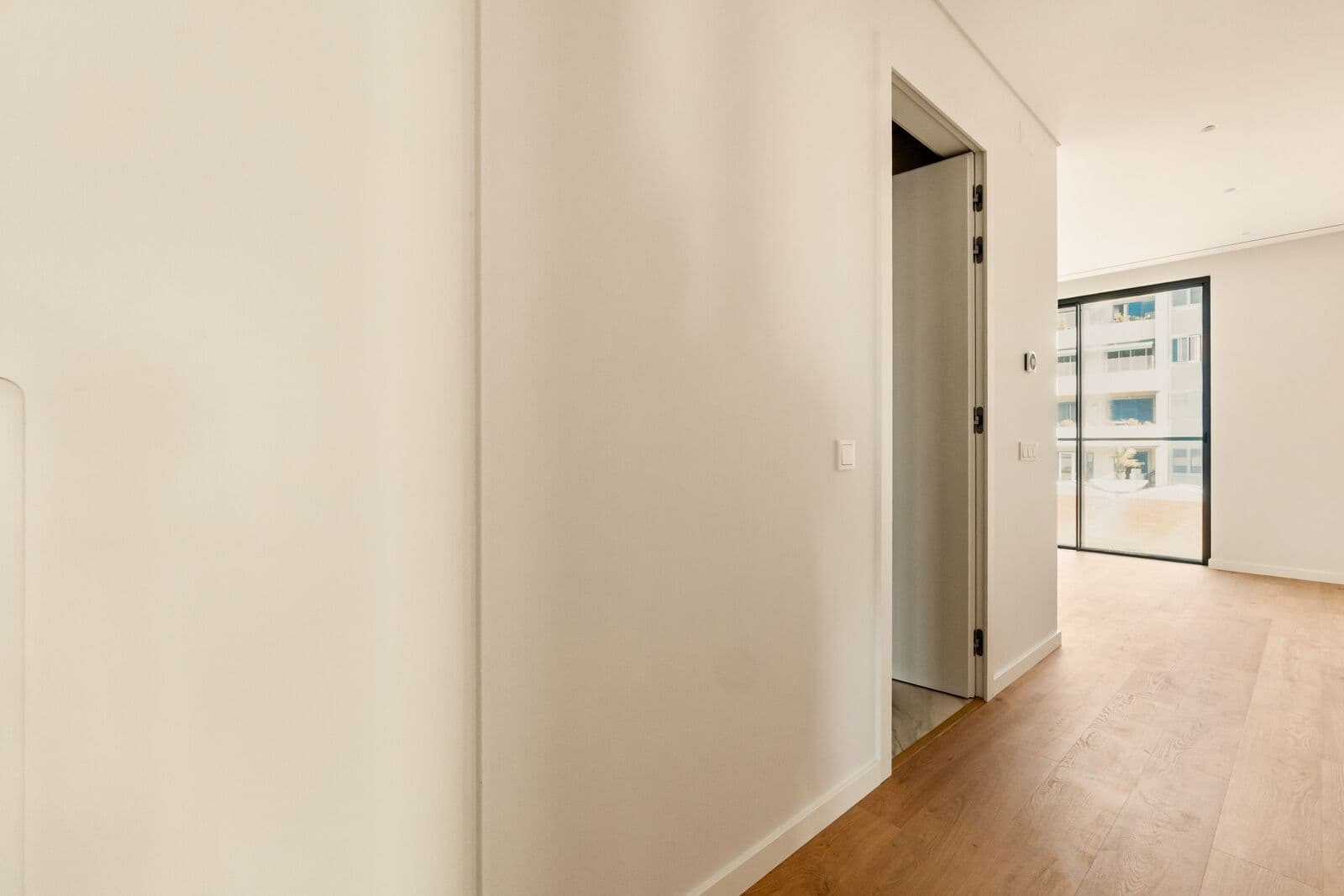 3 Bedroom Apartment with a view, Parque dos Poetas, Oeiras - Image 24