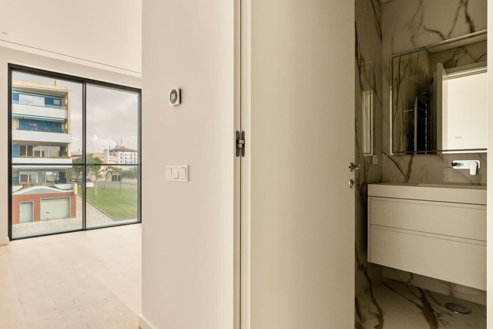 3 Bedroom Apartment with a view, Parque dos Poetas, Oeiras - Image 28