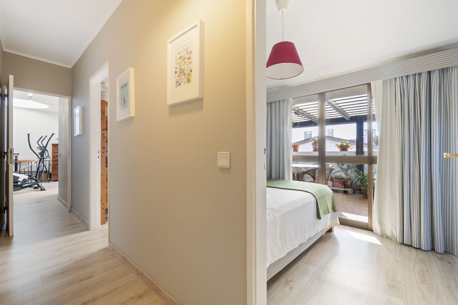 2 Bedroom Duplex with a view, Cascais - Image 37