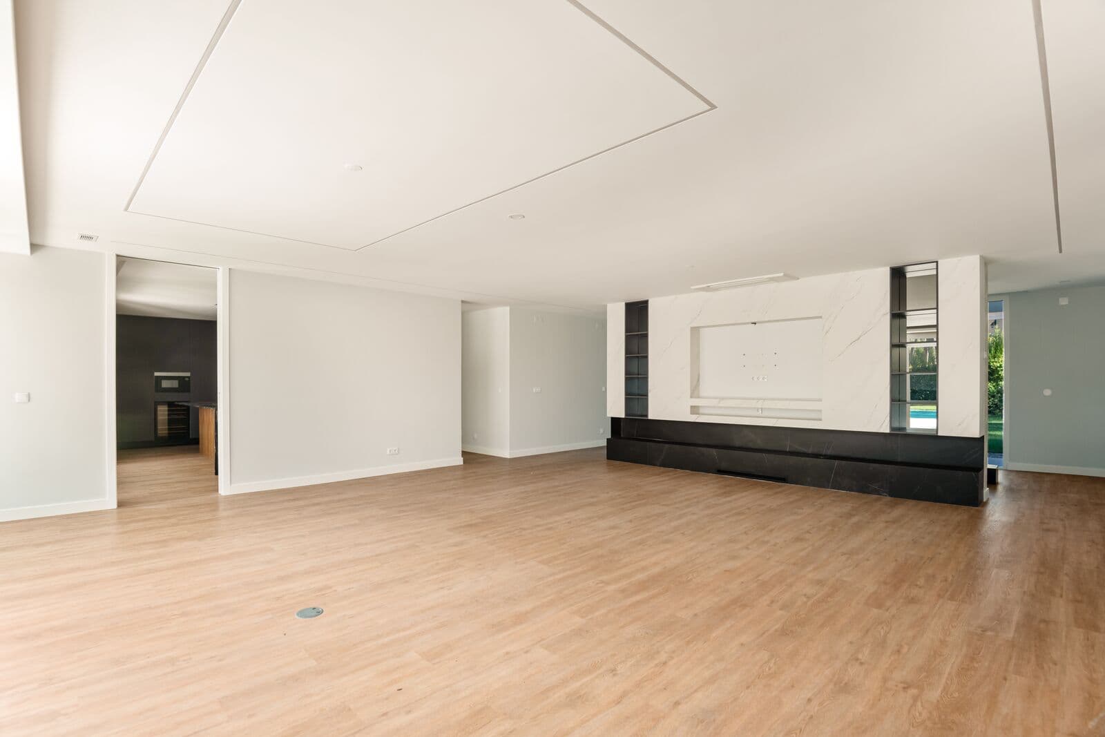 Moradia Isolada T5 com piscina, Aroeira, Almada - Imagem 20
