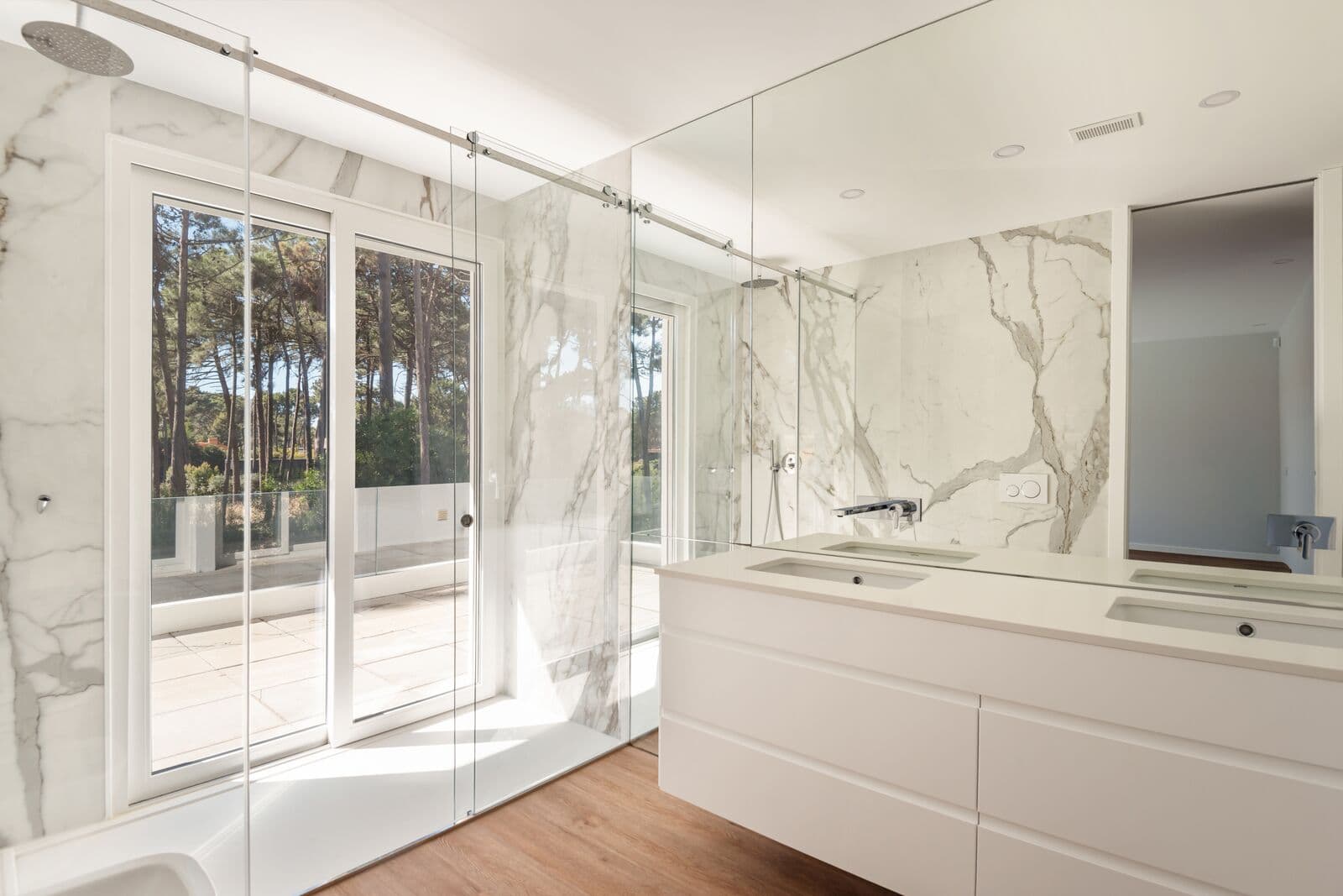 Moradia Isolada T5 com piscina, Aroeira, Almada - Imagem 5