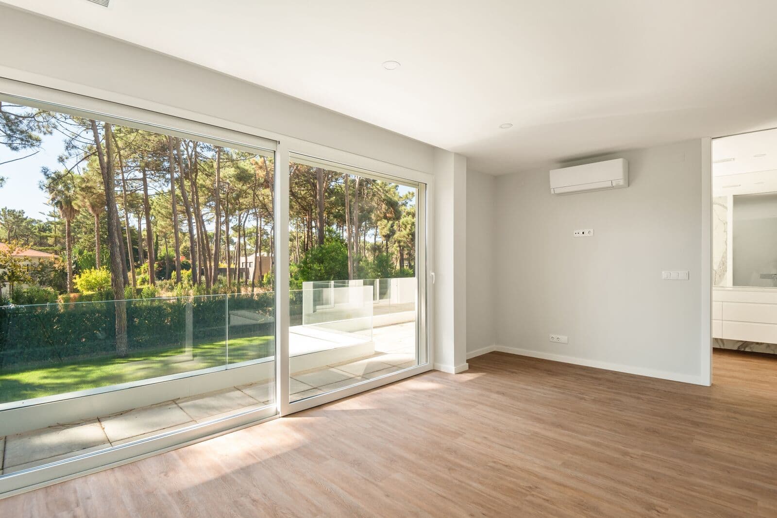 Moradia Isolada T5 com piscina, Aroeira, Almada - Imagem 12