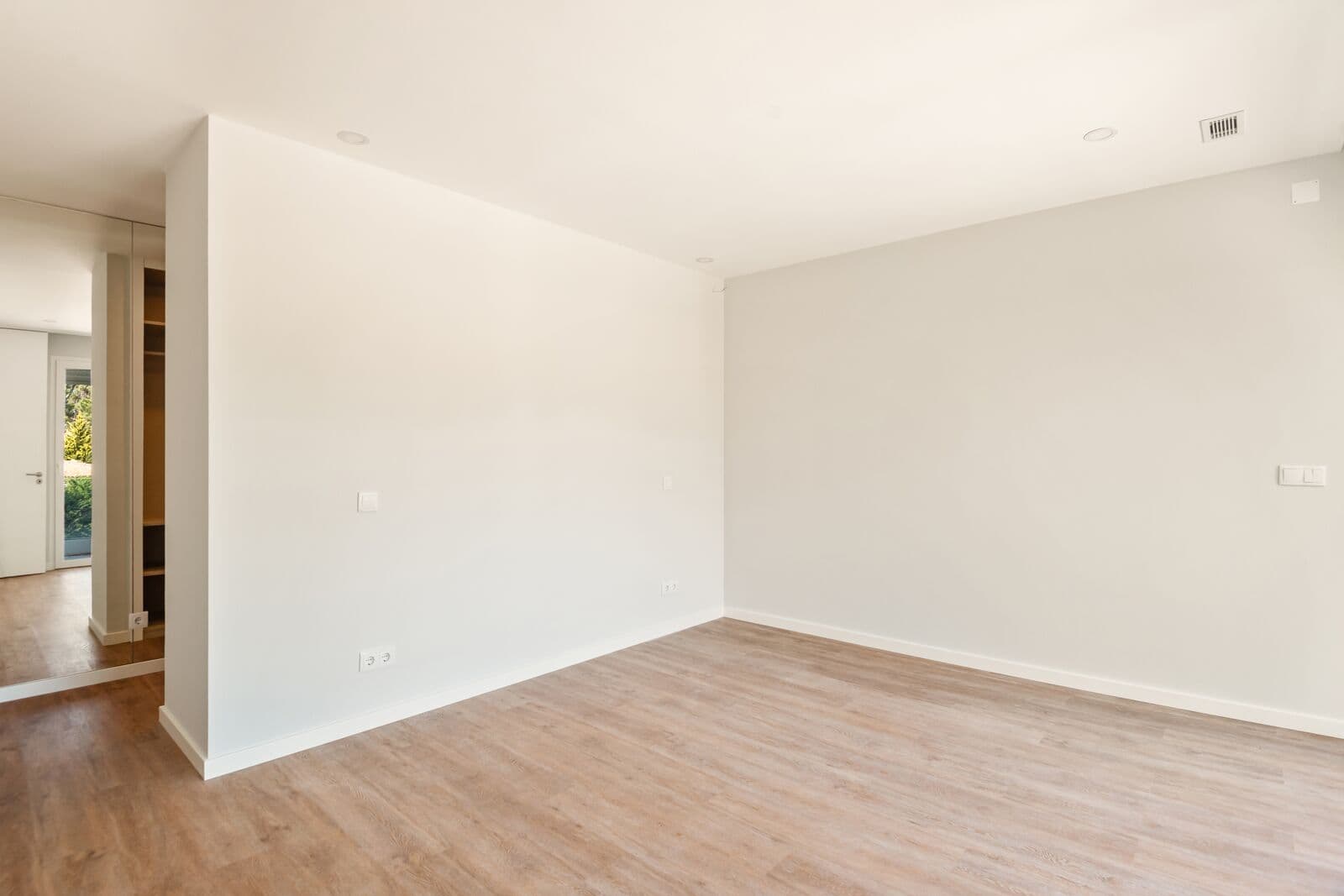 Moradia Isolada T5 com piscina, Aroeira, Almada - Imagem 22