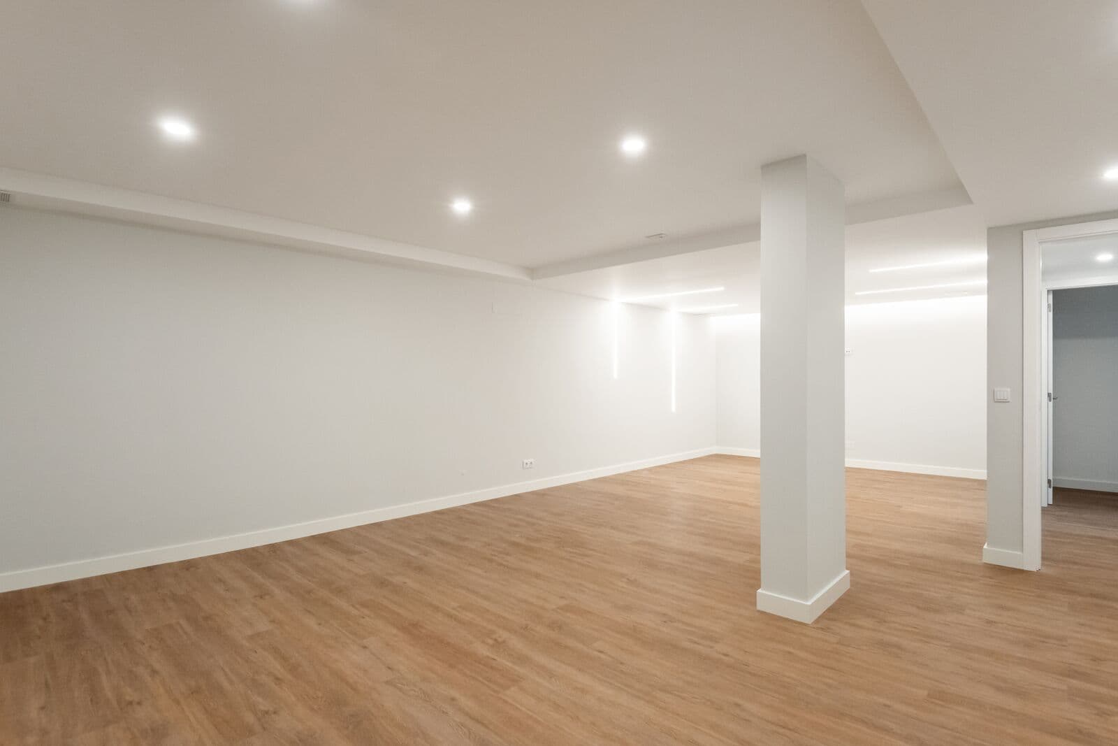 Moradia Isolada T5 com piscina, Aroeira, Almada - Imagem 49