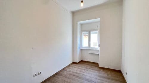 PF42030 - Apartamento T2 + 1 com vista, Penha de França, Lisboa - Imagem 2